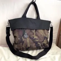 プラダ リバーシブルトートバッグ カモフラ柄