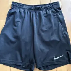 NIKE ブラック　ハーフパンツ Sサイズ