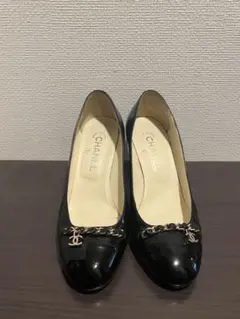 CHANEL 絵パンプス エナメル チェーン CCマーク