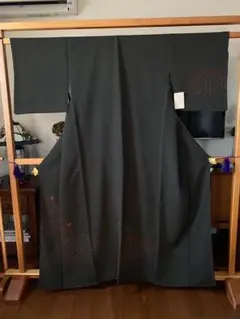 付下げオリーブ鼠色垣根文様