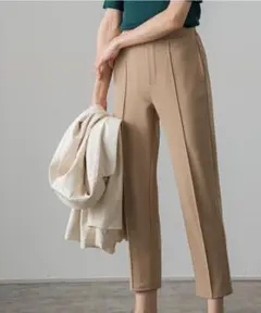【新品】Pierrot ピンタックパンツ(キャメルベージュ)