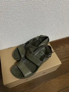 SAYA オリーブレザーサンダル