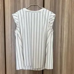 白に近いベージュ ストライプ