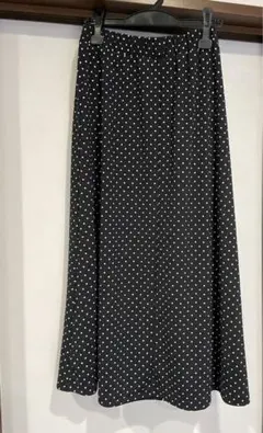 UNIQLO 黒 ドット ロングスカート