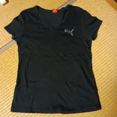 プーマVネックティシャツ