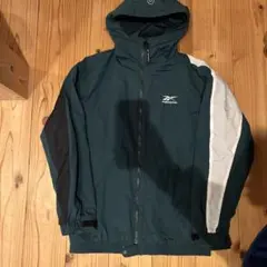 値下げ中　Reebok フード付きナイロンジャケット ダークグリーン