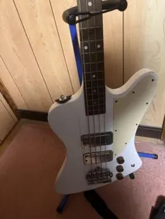 エレキベース グレコ　サンダーバード風 Greco Thunderbird Japan 1980 Bright Green - YouTube