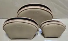 美品　FURLA　3連ポーチ　コスメポーチ　小物入れ