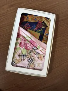 バーバリー　セリーヌ　ハンカチ　新品未使用　二枚セット