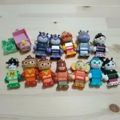 アンパンマン ブロックラボスイング キーホルダーガチャガチャ　だだんだん