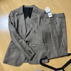Hiltonパンツスーツ