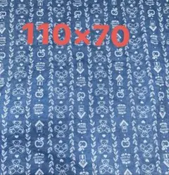 青地に白のプリント生地 110×70 cm