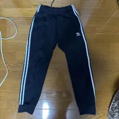 adidas ブラック トラックパンツ 3本ライン