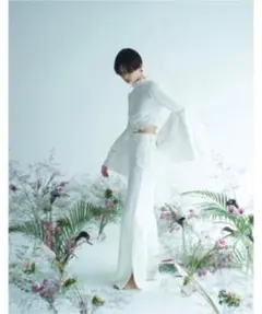 Rosarymoon Bell Sleeves Short Blouse