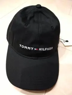 TOMMY HILFIGER ブラック ベースボールキャップ