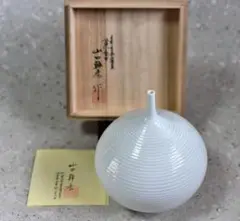 白磁細口線段壺【極上品】山口幹彦作　共箱 2025年最新】山口幹彦の人気アイテム - メルカリ