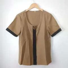 半袖シャツ・ブラウス　ベージュ　新品未使用