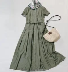 近年発売品　ラピーヌ　綺麗なシルエットの大人ワンピース　ベルト付き　タックフレア