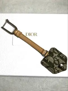 Item thumbnail for item 12df81bd-0caf-459d-883c-f1e4feb8ec97
