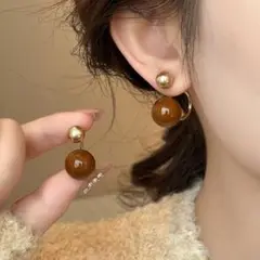 パール X チョコレート バックキャッチピアス 個性的