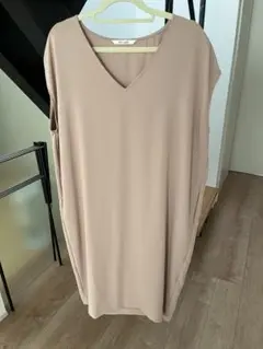 ウィムガゼット　ベージュ　ワンピース