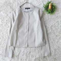 INDIVI ノーカラージャケット グレージュ　フルジップアップ　シンプル