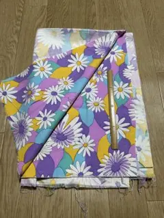 122昭和レトロ花柄生地 約110cm x 150cm 未使用品　傷みあり