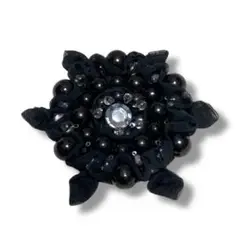 ARMANI COLLEZIONI ブラック フラワー ビジュー ブローチ