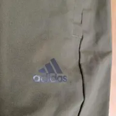 adidas オリーブ ハーフ（七分）パンツ