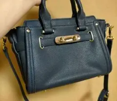 ネイビー ショルダーバッグ