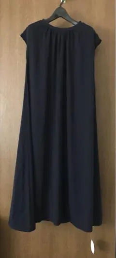 ロングワンピース　濃紺　シンプルワンピ