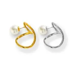 カーブパールピアス❣️まとめ割有❣️ 即購入OK❣️匿名配送