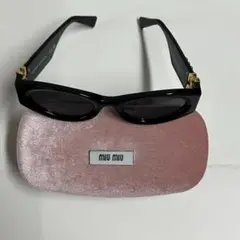 miu miu ブラック キャットアイ サングラス