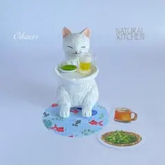 オブジェお手伝い白ネコ　生ビール　枝豆　オブジェ　ネコ　置物