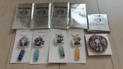 【非売品】イオン　鬼滅の刃コラボ　風鈴型キーホルダー ＋缶バッジ 5点まとめ