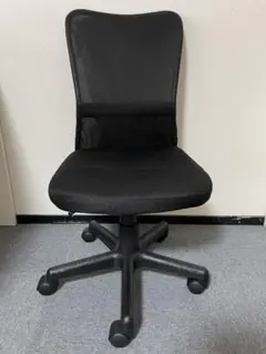 黒 メッシュ オフィスチェア 回転式