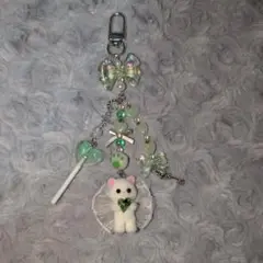 ビーズキーホルダー　緑　猫