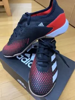 adidas. PREDATOR