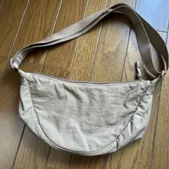ベージュ ナイロン ショルダーバッグ サコッシュ