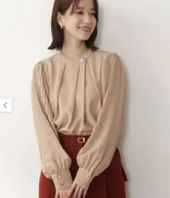 新品N. Natural Beauty Basicゴールドボタンプリーツブラウス