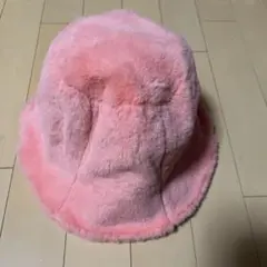 ピンクファーバケットハット