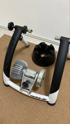 ⭐︎3/9掲載終了⭐︎【GIANT Cyclotron Fluidst】固定ローラー GIANT 室内用トレーナー「CYCLOTRON FLUID」 ｜ ジャイアント
