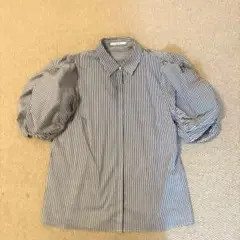 A NＡＹIのブラウスになります。
