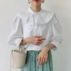 ＺＡＲＡ　フリル付きホワイトシャツ　新品未使用