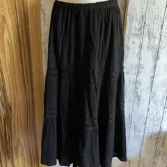 ブラック　ロングスカート