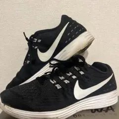Nike ブラック スニーカー　ランニングシューズ　運動靴　23.5cm