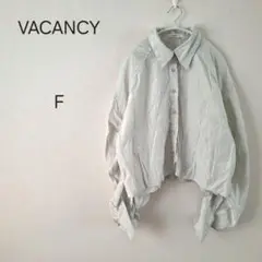 1333＊ヴァカンシー VACANCY ライトグレー クロップドシャツ F