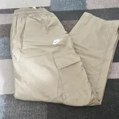 Nike ベージュ カーゴパンツ