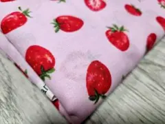 SALE✨シーチング いちご柄 うすいピンク♡