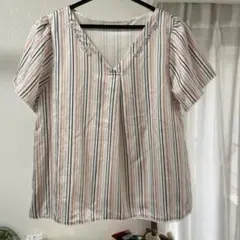 ストライプ柄Vネックシャツ Mサイズ